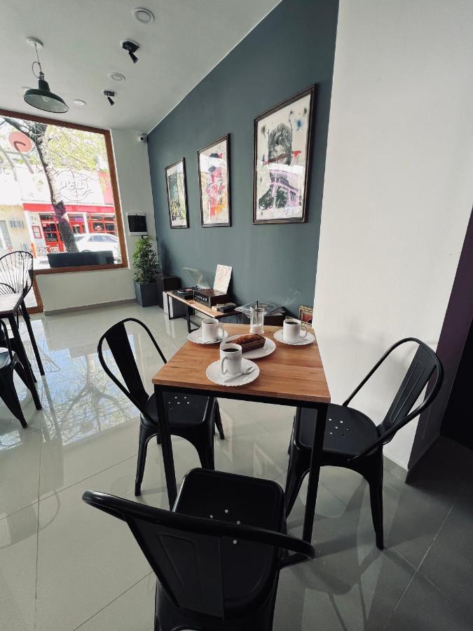 Black Star Art Hostel Неукен Экстерьер фото