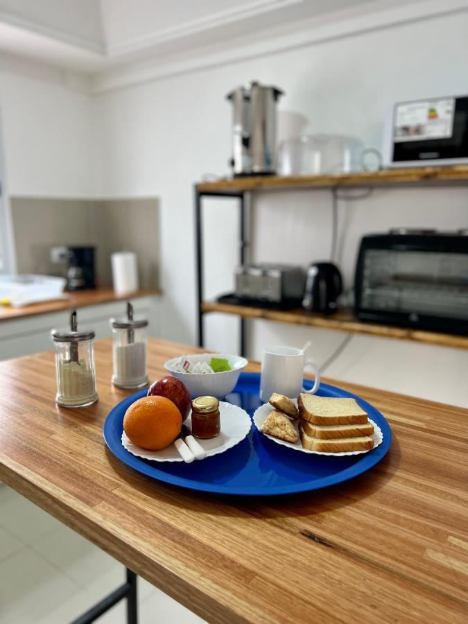 Black Star Art Hostel Неукен Экстерьер фото