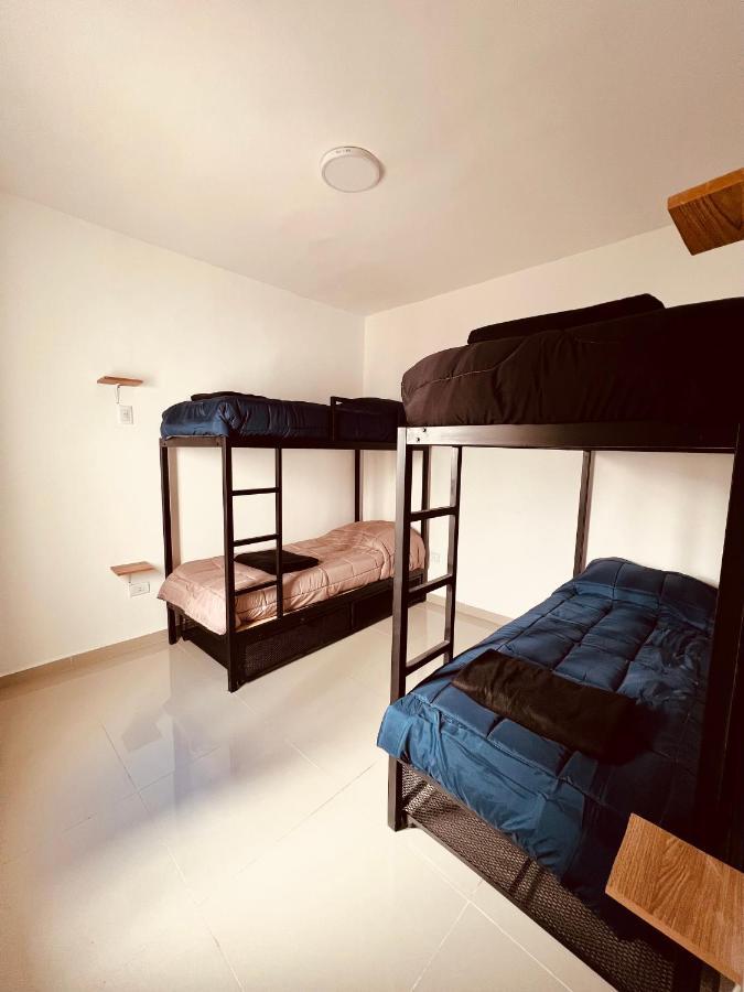 Black Star Art Hostel Неукен Экстерьер фото