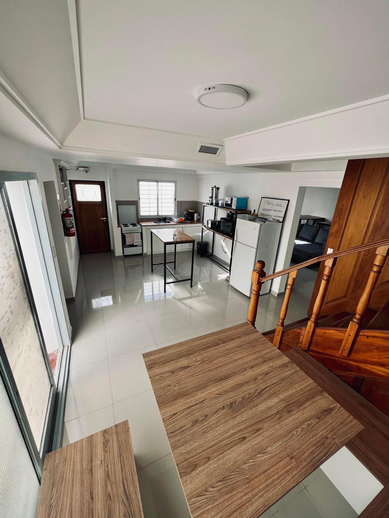 Black Star Art Hostel Неукен Экстерьер фото
