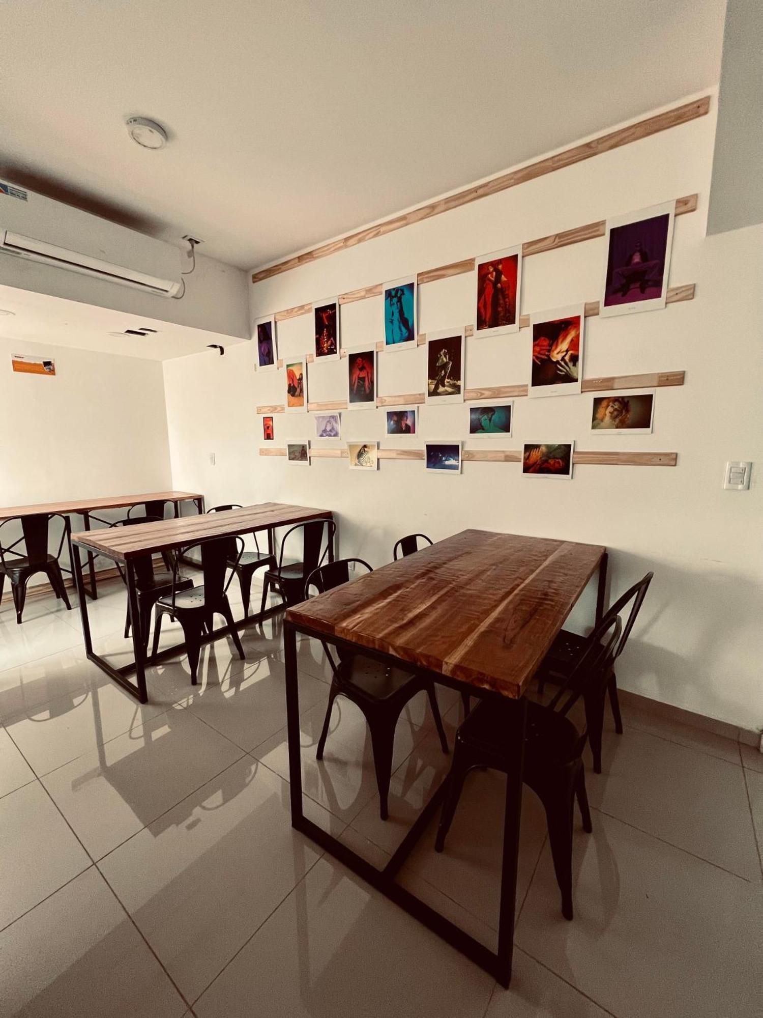 Black Star Art Hostel Неукен Экстерьер фото